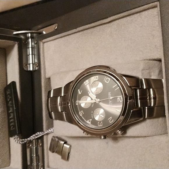 Watch - Picture 6 of 9